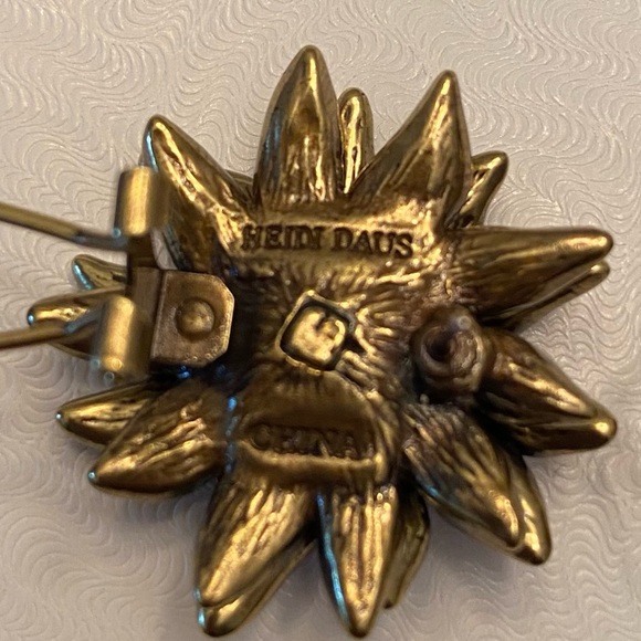 Heidi Daus Poinsettia Flower Crystal Clip on Earrings Pave Art Deco Colorful - Picture 3 of 8